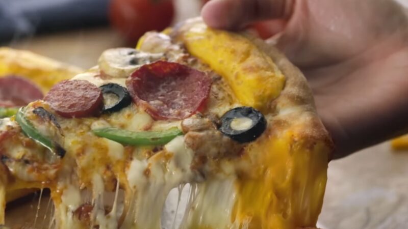 Pizza Hut Large Pizza Size: Satisfying Cravings, Slice by Slice